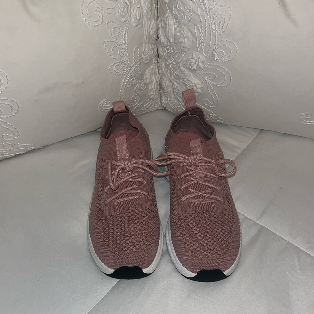 Girls Size 3 Athletic Sneakers NWT.